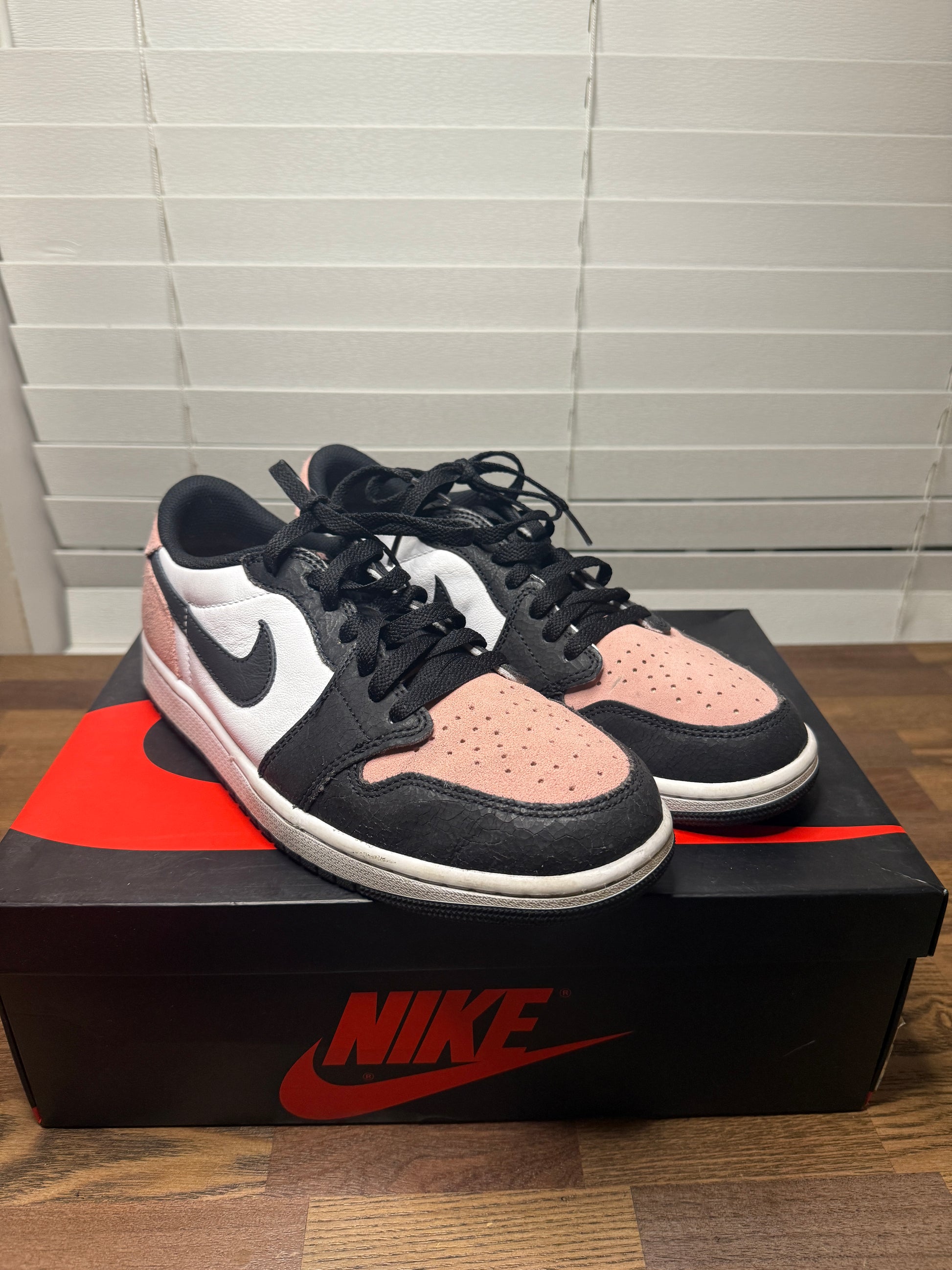 Used Jordan 1 Low Bleach Coral