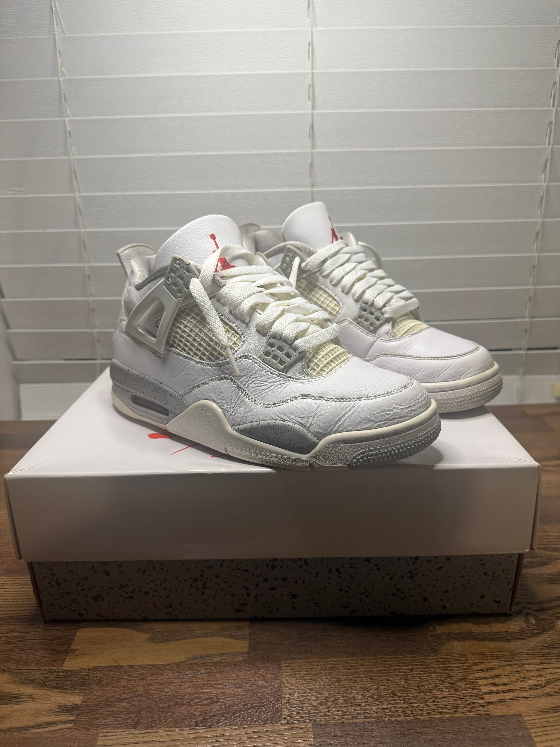 Used Jordan 4 White Oreo