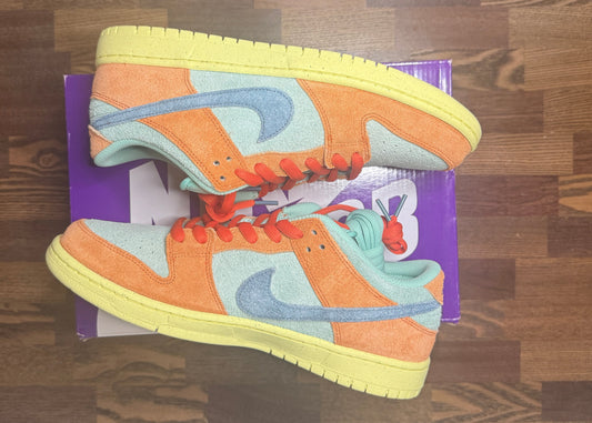 Nike SB Dunk Low Orange Emerald Rise
